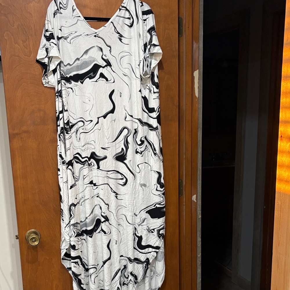 LuLaRoe Black and White Swirl Maxi Dress